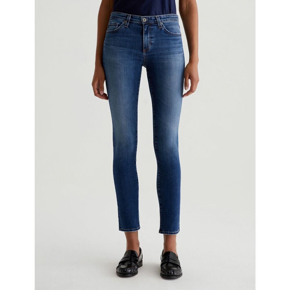 ✨AG Prima Cigarette-Leg Sz 26 Jeans in Momentary✨